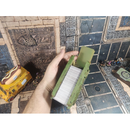Remolque dispensador de cartas de Loot MDF