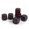 Set de dados negros con punto rojo